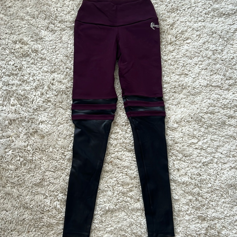 GYM LEGGINGS. WORN TWICE, LIKE NEW!!